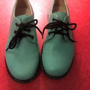 Adorable minty Doc Marten style shoes. Size 7